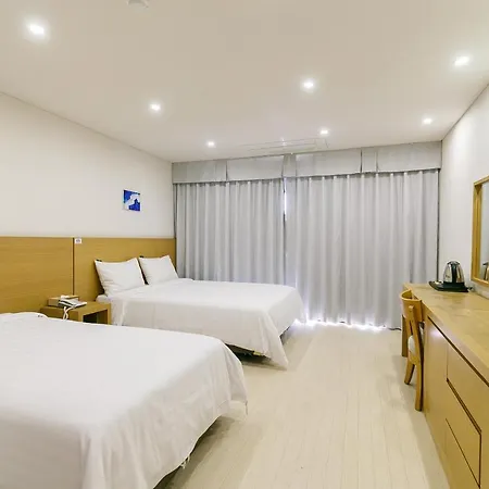 Bk Hotel Jeju Seogwipo Exterior photo