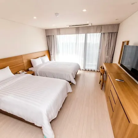 Bk Hotel Jeju Seogwipo Exterior photo