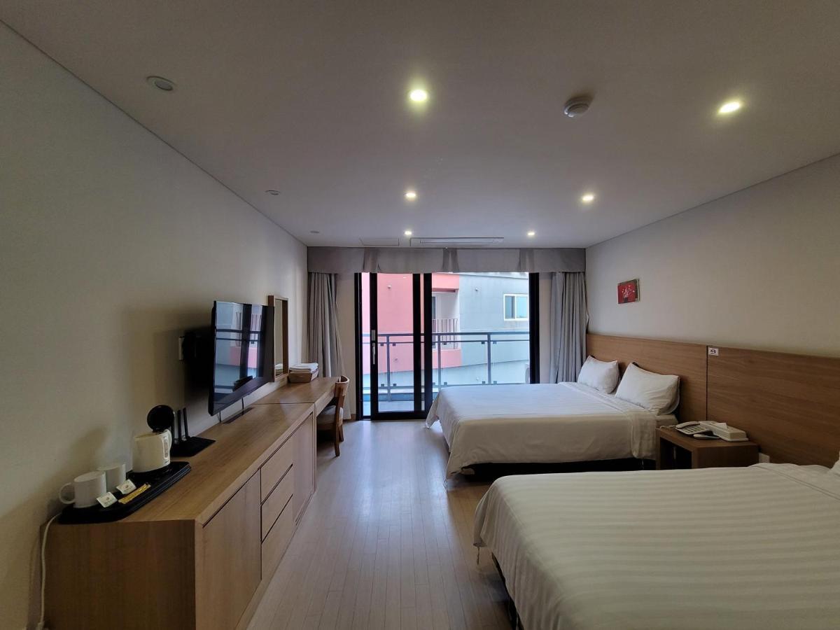 Bk Jeju Hotel 3*