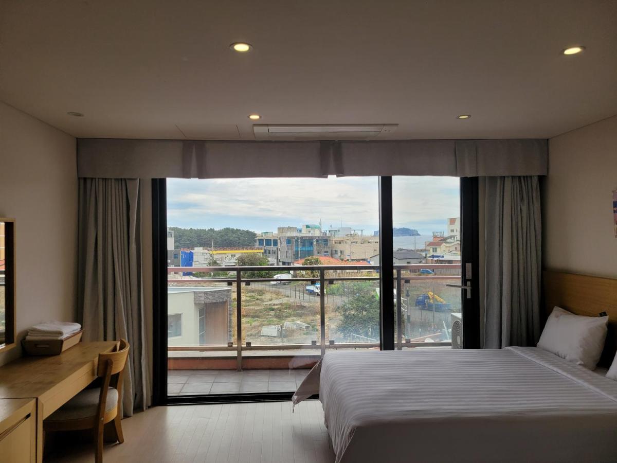 Bk Jeju Hotel 3*