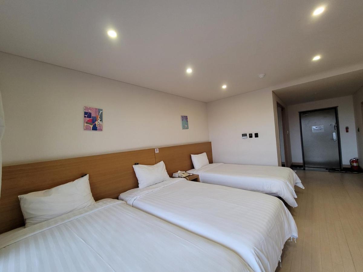 Bk Jeju Hotel 3*