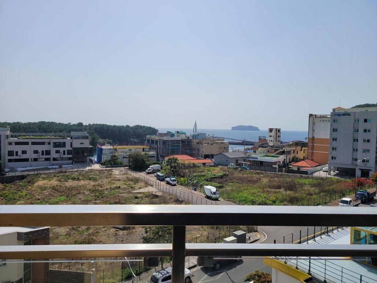Bk Jeju Hotel 3*